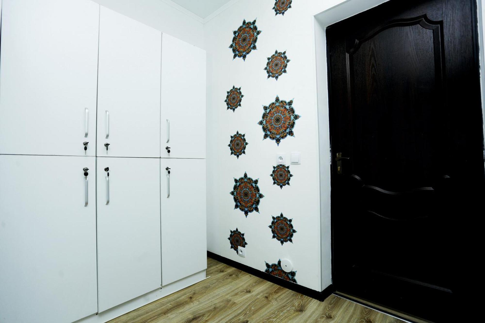 Interhouse Karakol Hostel Eksteriør bilde
