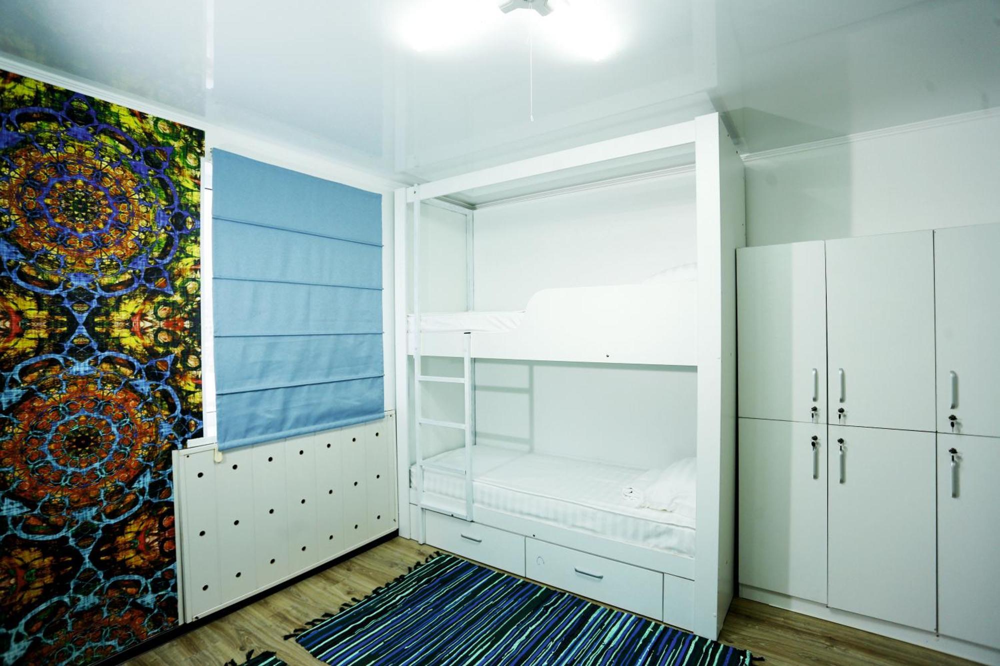 Interhouse Karakol Hostel Eksteriør bilde
