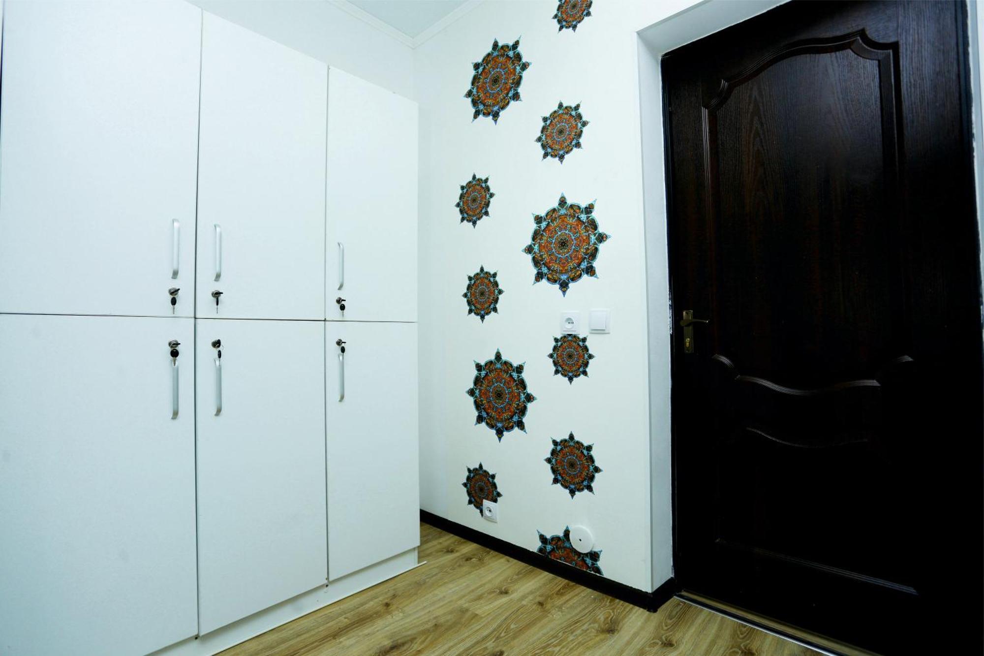 Interhouse Karakol Hostel Eksteriør bilde