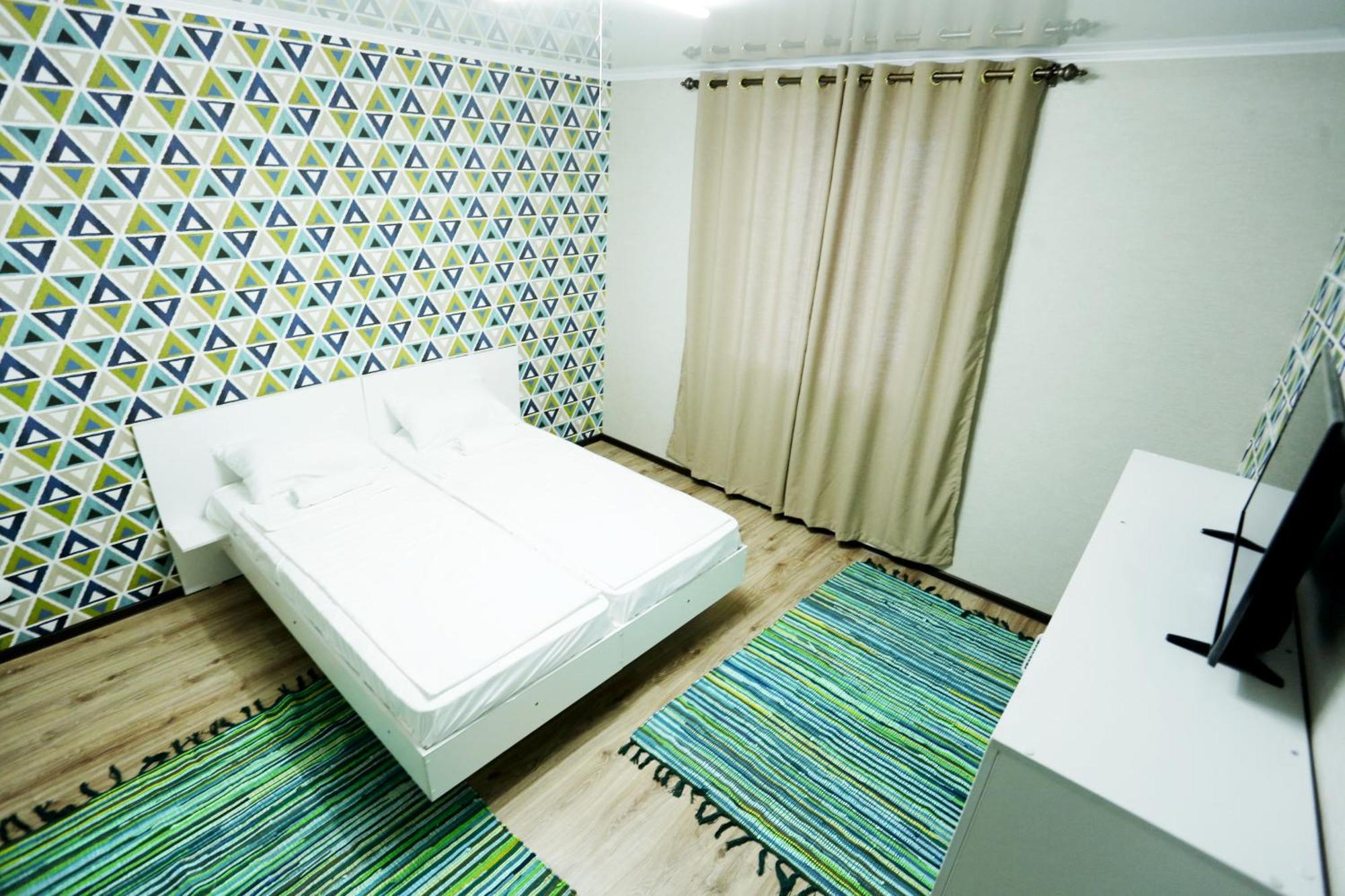 Interhouse Karakol Hostel Eksteriør bilde
