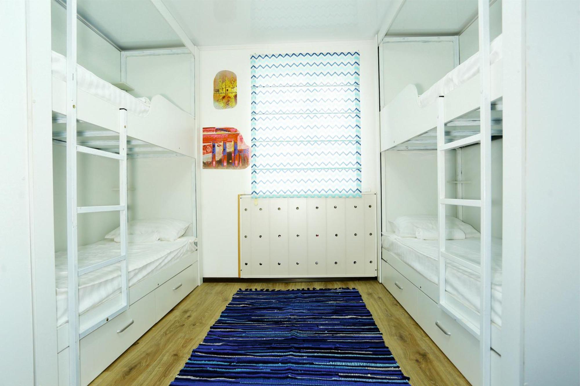 Interhouse Karakol Hostel Eksteriør bilde