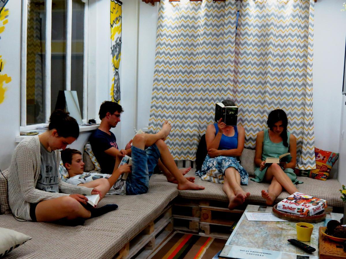 Interhouse Karakol Hostel Eksteriør bilde