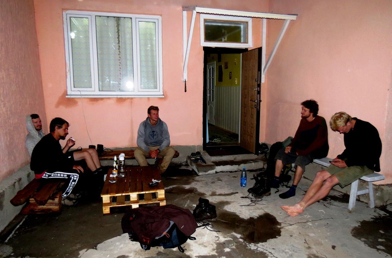 Interhouse Karakol Hostel Eksteriør bilde