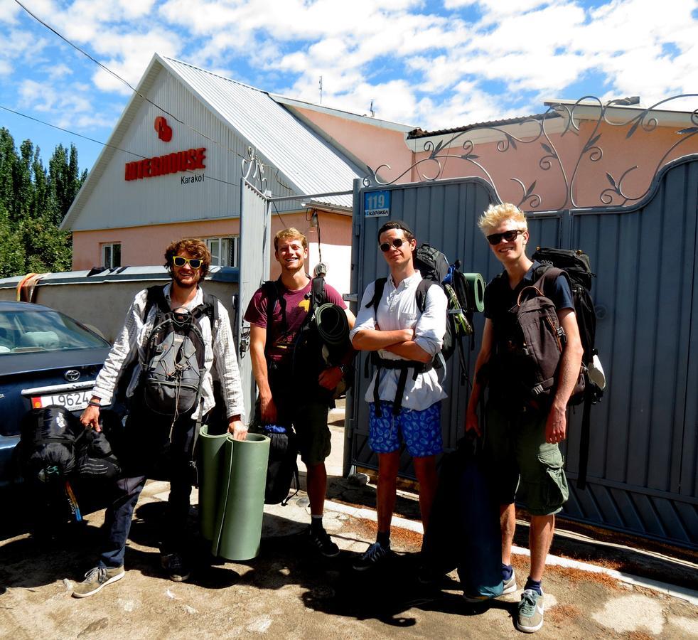 Interhouse Karakol Hostel Eksteriør bilde